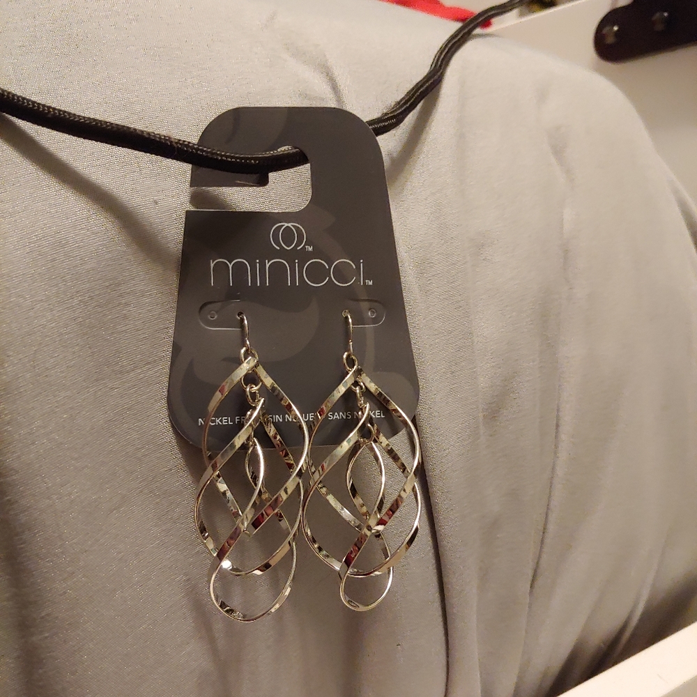 ❤3/$20 Silver Dangling Earrings